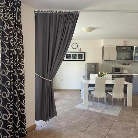 Appartement The Royal Bay Hideaway Aheloy